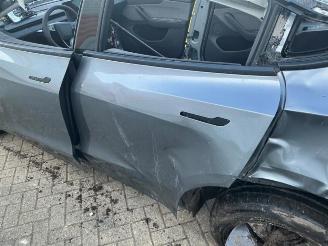 Tesla Model Y Model Y, SUV, 2025 RWD 58 kWh, Long Range RWD 75 kWh picture 26