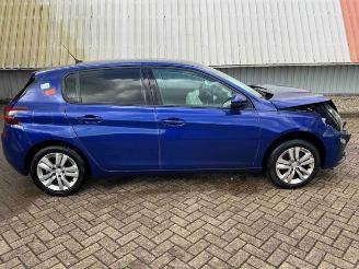 Peugeot 308 308 (L3/L8/LB/LH/LP), Hatchback 5-drs, 2013 / 2021 1.2 12V e-THP PureTech 110 picture 2