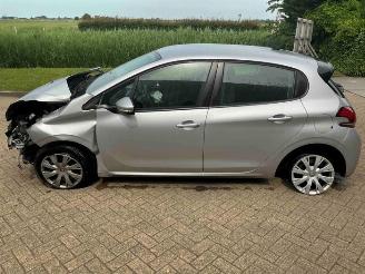Peugeot 208 208 I (CA/CC/CK/CL), Hatchback, 2012 / 2019 1.6 Blue HDi 100 picture 6
