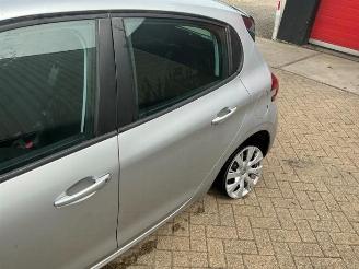 Peugeot 208 208 I (CA/CC/CK/CL), Hatchback, 2012 / 2019 1.6 Blue HDi 100 picture 16