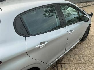 Peugeot 208 208 I (CA/CC/CK/CL), Hatchback, 2012 / 2019 1.6 Blue HDi 100 picture 20