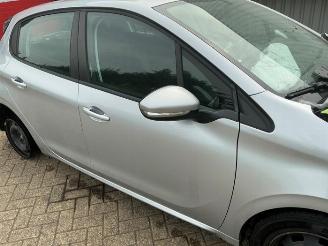 Peugeot 208 208 I (CA/CC/CK/CL), Hatchback, 2012 / 2019 1.6 Blue HDi 100 picture 23
