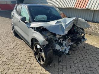 Vrakbiler auto Volvo EX30 EX30, SUV, 2023 Single Motor Extended Range 69 kWh 2024/8