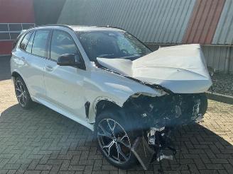 Vrakbiler auto BMW X5 X5 (G05), SUV, 2018 M60i xDrive 4.4i V8 32V Mild Hybrid 2025/6