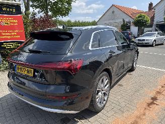 damaged passenger cars Audi E-tron 50 quattro Launch edition plus  71 kWh 2020/4