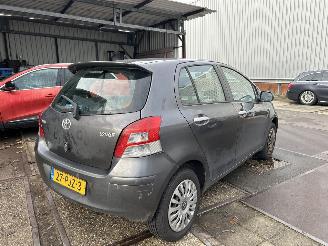 Damaged car Toyota Yaris 1.3 VVTI ASPIRATION  AUTOMAAT 2011/2