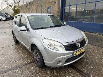 Schadeauto Dacia Sandero 1.6 LAUREATE 2008/10
