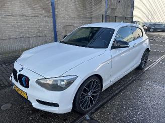 krockskadad bil auto BMW 1-serie 114 I 2013/4