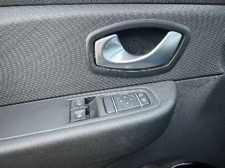 Renault Clio 0.9 TCE ZEN picture 12