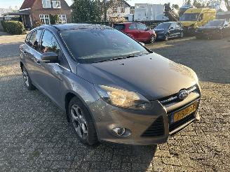 krockskadad bil auto Ford Focus 1.0 ECOBOOST TITANIUM 2013/10