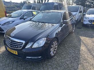 krockskadad bil auto Mercedes E-klasse 220 CDI Premium Edition 2013/2