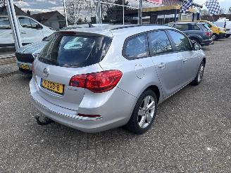 Coche accidentado Opel Astra SPORTS TOURER 1.4 Cosmo 2012/1