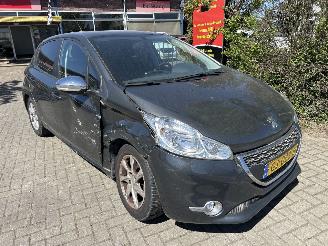 Peugeot 208 1.2 PURETECH STYLE picture 4
