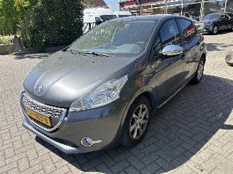 krockskadad bil auto Peugeot 208 1.2 PURETECH STYLE 2015/5