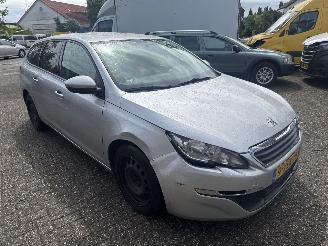 Peugeot 308 1.2 e  THP SW picture 4
