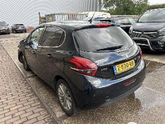 skadebil auto Peugeot 208 1.2 PURETECH BLEU PREMIUM 2015/10