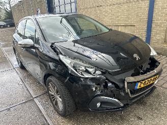 Peugeot 208 1.2 PURETECH BLEU PREMIUM picture 3