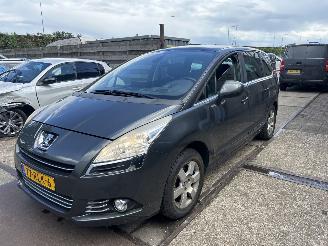 krockskadad bil auto Peugeot 5008 1.6 THP FAMILY 7 PERSOONS 2011/6