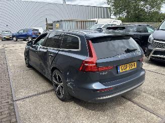 Volvo V-60 2.0 T6 PLUG IN HYBRID AWD PLUS BRIGHT picture 2