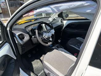 Toyota Aygo 1.0  VVT-I x play picture 5