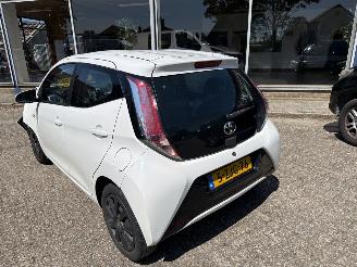 škoda osobní automobily Toyota Aygo 1.0  VVT-I x play 2015/2