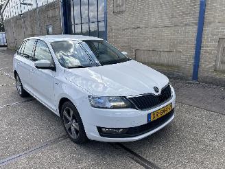krockskadad bil auto Skoda Rapid 1.0 TSI GREENTECH CLEVER 2019/3