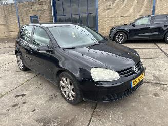 damaged passenger cars Volkswagen Golf 1.4 OPTIVE 4 2007/11