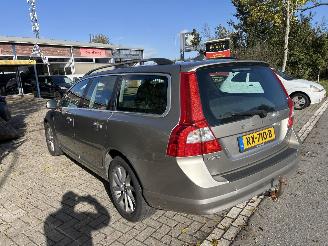 Volvo V-70 2.0 D3 SUMMUM picture 2