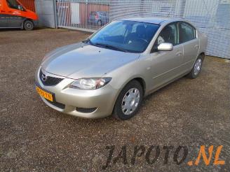 Coche siniestrado Mazda 3 3 (BK12), Sedan, 2003 / 2009 1.6i 16V 2005/1