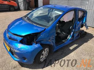 Coche siniestrado Toyota Aygo Aygo (B10), Hatchback, 2005 / 2014 1.0 12V VVT-i 2013/3