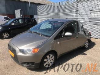Coche siniestrado Mitsubishi Colt Colt (Z2/Z3), Hatchback, 2004 / 2012 1.3 16V 2009/8