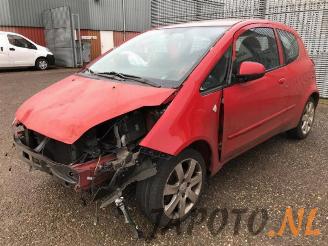 Coche siniestrado Mitsubishi Colt Colt (Z2/Z3), Hatchback, 2004 / 2012 1.3 16V 2006/12