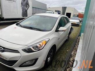 Sloopauto Hyundai I-30 i30 Wagon (GDHF5), Combi, 2012 1.6 GDI Blue 16V 2015/5
