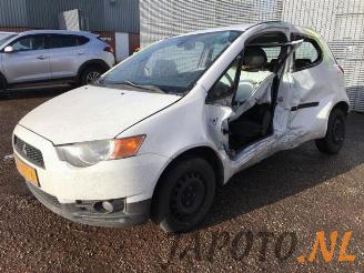 Coche siniestrado Mitsubishi Colt Colt (Z2/Z3), Hatchback, 2004 / 2012 1.3 16V 2010/11