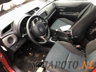 Toyota Yaris Yaris III (P13), Hatchback, 2010 / 2020 1.33 16V Dual VVT-I picture 9