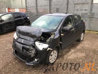 Coche siniestrado Mitsubishi Space-star Space Star (A0), Hatchback, 2012 1.0 12V 2015/2