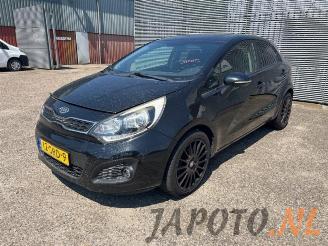 Coche siniestrado Kia Rio Rio III (UB), Hatchback, 2011 / 2017 1.2 CVVT 16V 2011/11
