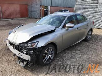 Coche siniestrado Lexus IS IS (E3), Sedan, 2013 300h 2.5 16V 2018/11
