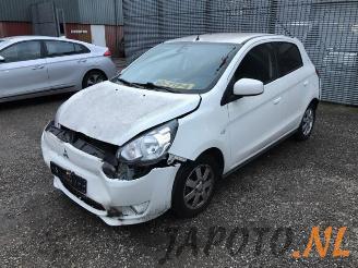 Coche siniestrado Mitsubishi Space-star Space Star (A0), Hatchback, 2012 1.0 12V 2013/2