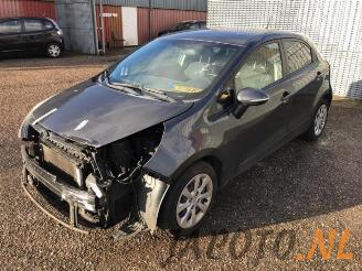 Sloopauto Kia Rio Rio III (UB), Hatchback, 2011 / 2017 1.2 CVVT 16V 2013/11