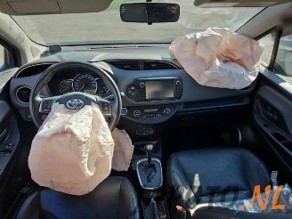 Toyota Yaris Yaris III (P13), Hatchback, 2010 / 2020 1.5 16V Hybrid picture 9