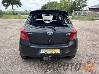 Toyota Yaris Yaris II (P9), Hatchback, 2005 / 2014 1.3 16V VVT-i picture 14