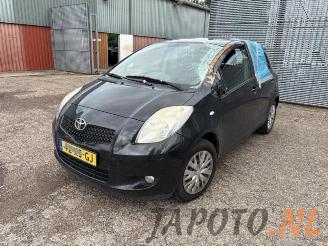Toyota Yaris Yaris II (P9), Hatchback, 2005 / 2014 1.3 16V VVT-i picture 1