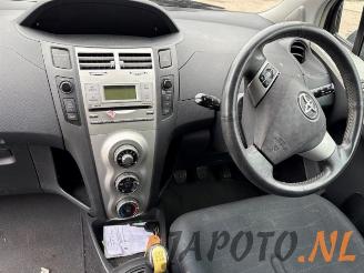 Toyota Yaris Yaris II (P9), Hatchback, 2005 / 2014 1.3 16V VVT-i picture 9