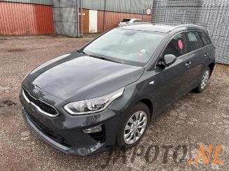 Auto da rottamare Kia Cee d Ceed Sportswagon (CDF), Combi 5-drs, 2018 1.0i T-GDi 12V 2020