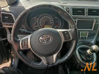 Toyota Verso S Verso S, MPV, 2010 / 2016 1.33 16V Dual VVT-I picture 13