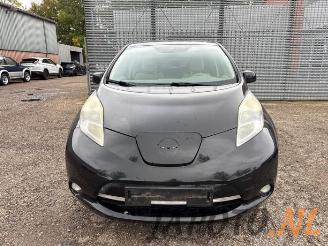 Nissan Leaf Leaf (ZE0), Hatchback, 2010 / 2017 Leaf picture 8