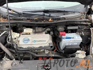 Nissan Leaf Leaf (ZE0), Hatchback, 2010 / 2017 Leaf picture 11