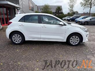 Kia Rio Rio IV (YB), Hatchback, 2017 1.0i T-GDi 100 12V picture 6
