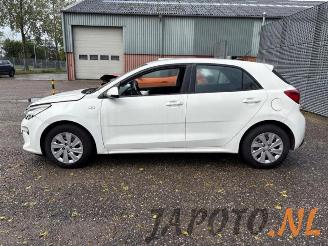 Kia Rio Rio IV (YB), Hatchback, 2017 1.0i T-GDi 100 12V picture 2